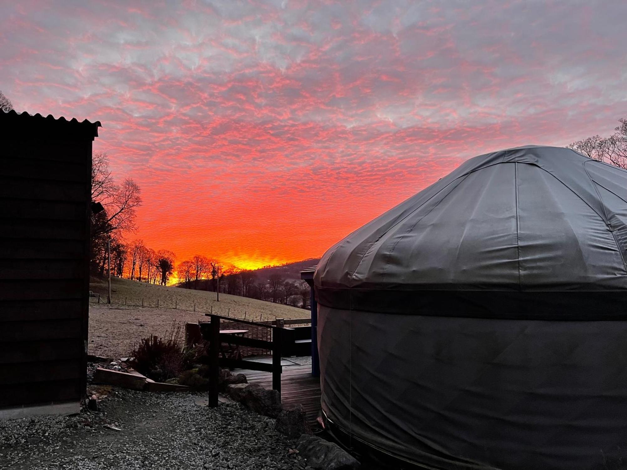 Sunbank Yurt Hotel Llangollen Exterior foto